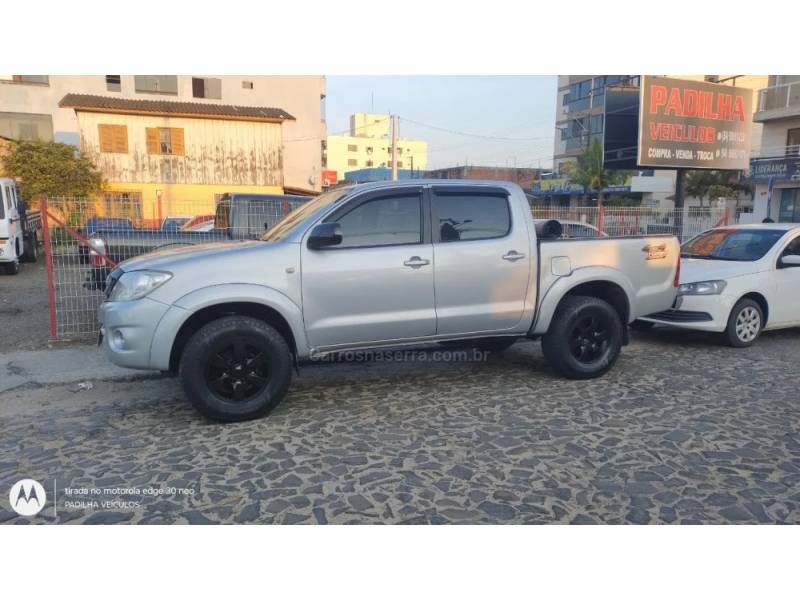 TOYOTA - HILUX - 2010/2010 - Prata - R$ 90.000,00