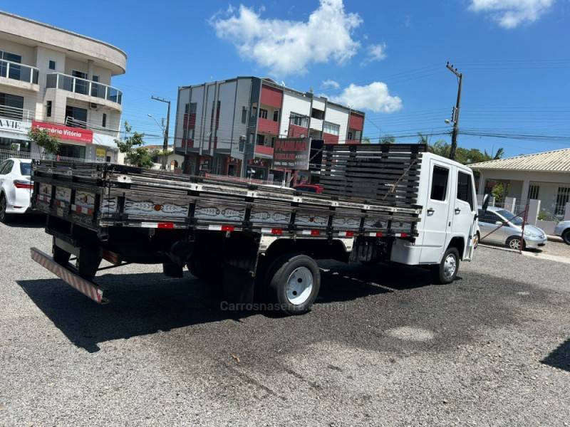 AGRALE - 8500 - 2010/2010 - Branca - R$ 130.000,00