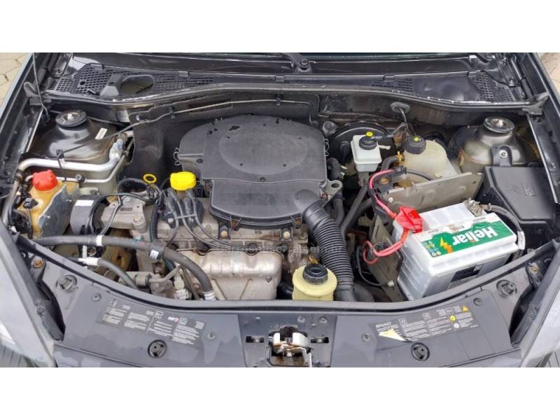 RENAULT - SANDERO - 2013/2014 - Preta - R$ 44.900,00