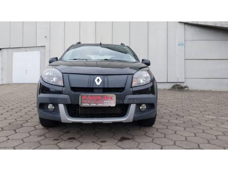 RENAULT - SANDERO - 2013/2014 - Preta - R$ 44.900,00