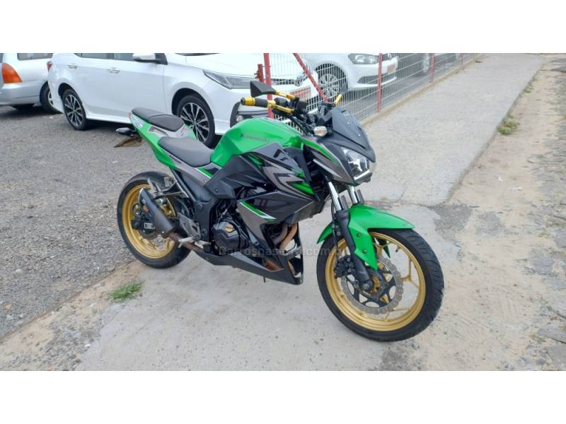 KAWASAKI - Z300 - 2017/2018 - Verde - R$ 21.900,00