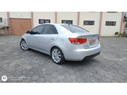 KIA MOTORS - CERATO - 2012/2013 - Prata - R$ 58.000,00
