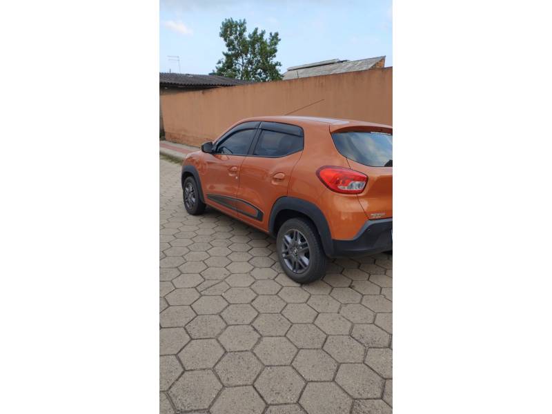 RENAULT - KWID - 2018/2019 - Laranja - R$ 42.900,00