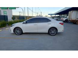 TOYOTA - COROLLA - 2016/2017 - Branca - R$ 90.900,00