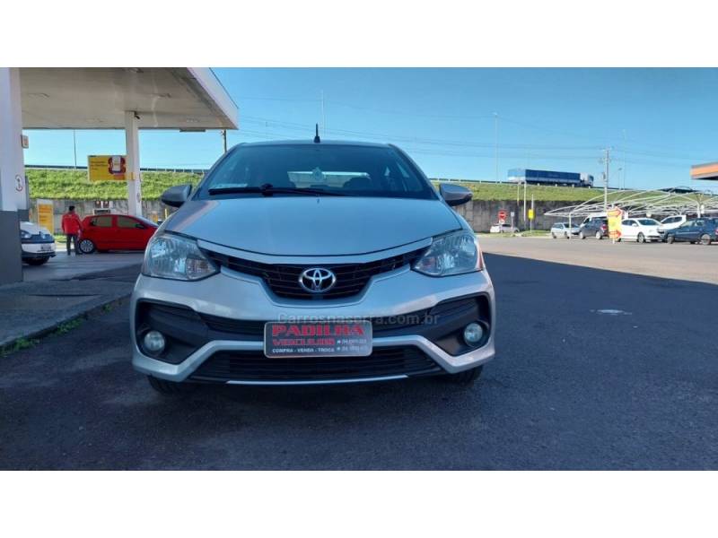 TOYOTA - ETIOS - 2016/2017 - Prata - R$ 63.900,00