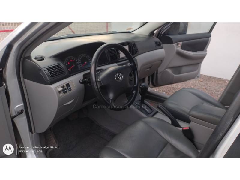 TOYOTA - FIELDER - 2005/2006 - Prata - R$ 41.000,00
