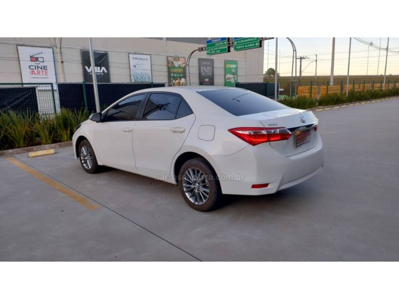 TOYOTA - COROLLA - 2016/2017 - Branca - R$ 90.900,00