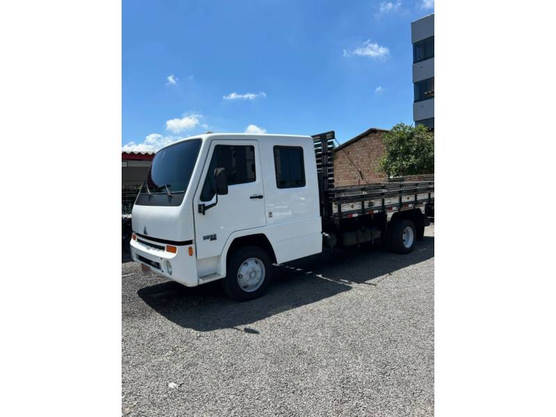 AGRALE - 8500 - 2010/2010 - Branca - R$ 130.000,00