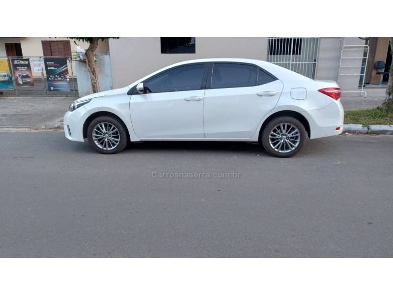 TOYOTA - COROLLA - 2016/2017 - Branca - R$ 90.900,00