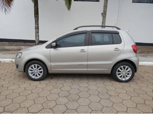 VOLKSWAGEN - FOX - 2013/2013 - Cinza - R$ 40.000,00