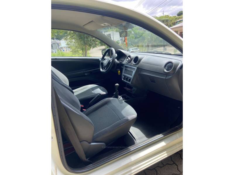 VOLKSWAGEN - SAVEIRO - 2017/2018 - Branca - R$ 53.000,00