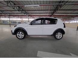 RENAULT - SANDERO - 2014/2014 - Branca - R$ 45.900,00
