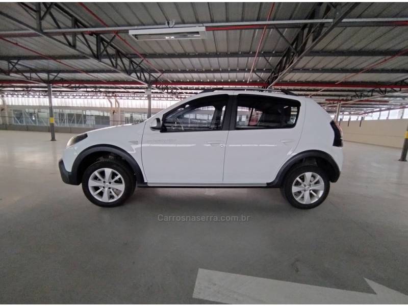 RENAULT - SANDERO - 2014/2014 - Branca - R$ 45.900,00