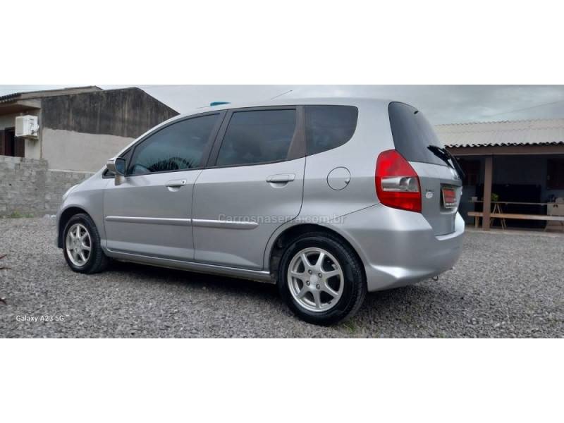 HONDA - FIT - 2008/2008 - Prata - R$ 35.000,00