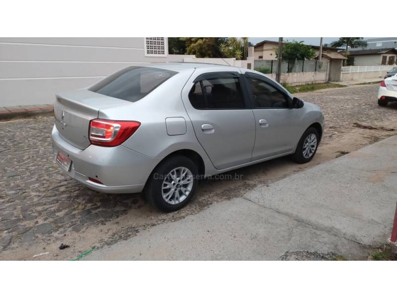 RENAULT - LOGAN - 2017/2017 - Prata - R$ 43.900,00