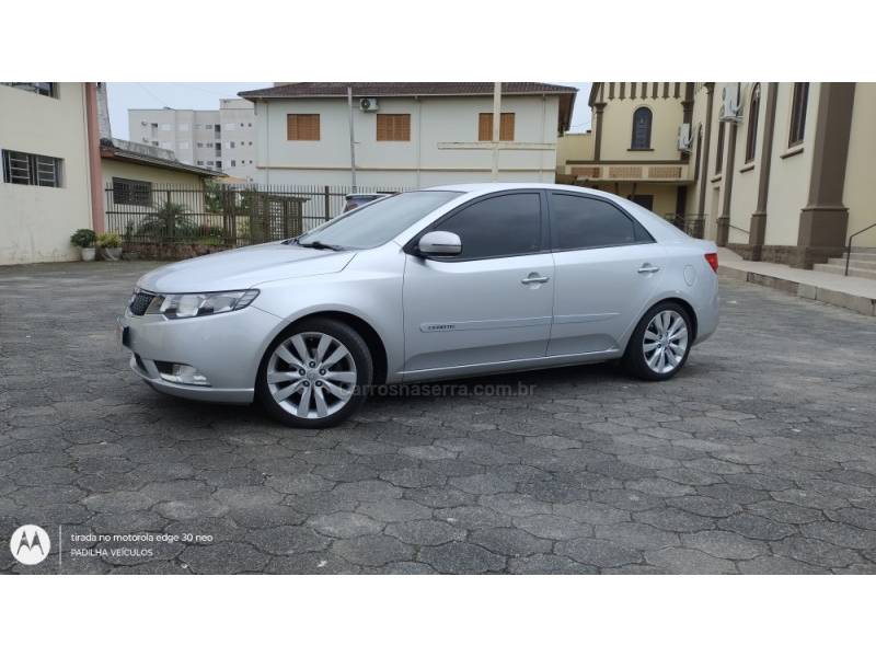 KIA MOTORS - CERATO - 2012/2013 - Prata - R$ 58.000,00