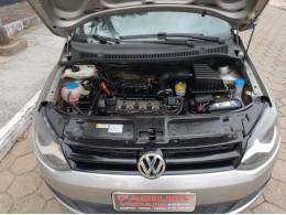 VOLKSWAGEN - FOX - 2013/2013 - Cinza - R$ 40.000,00