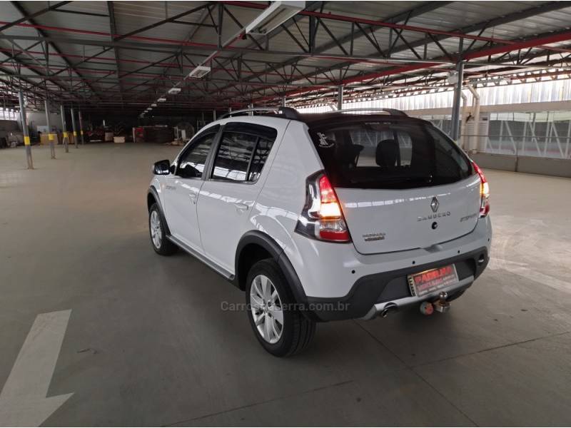 RENAULT - SANDERO - 2014/2014 - Branca - R$ 45.900,00