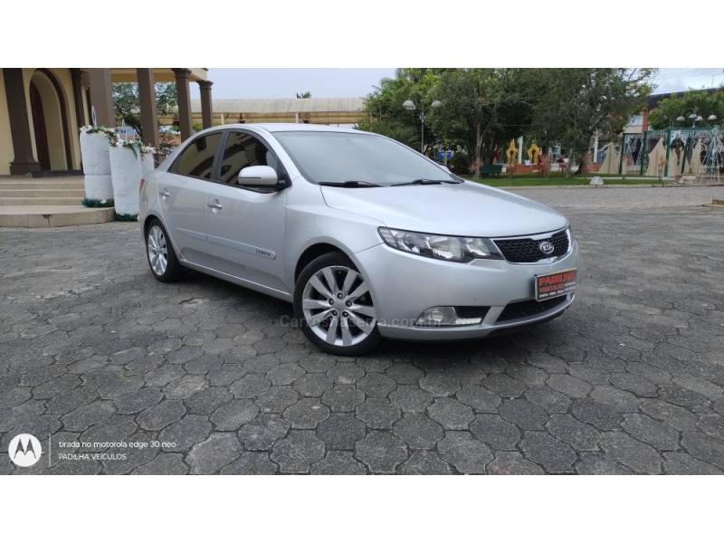 KIA MOTORS - CERATO - 2012/2013 - Prata - R$ 58.000,00