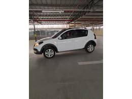 RENAULT - SANDERO - 2014/2014 - Branca - R$ 45.900,00