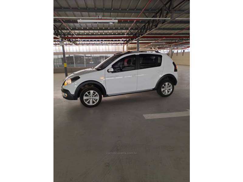RENAULT - SANDERO - 2014/2014 - Branca - R$ 45.900,00