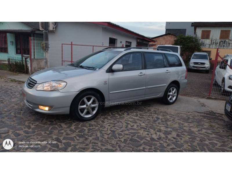 TOYOTA - FIELDER - 2005/2006 - Prata - R$ 41.000,00