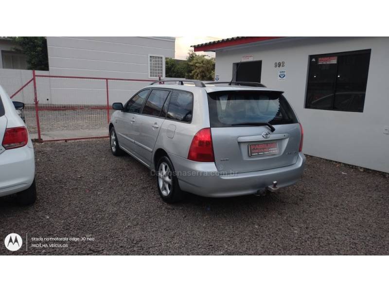 TOYOTA - FIELDER - 2005/2006 - Prata - R$ 41.000,00