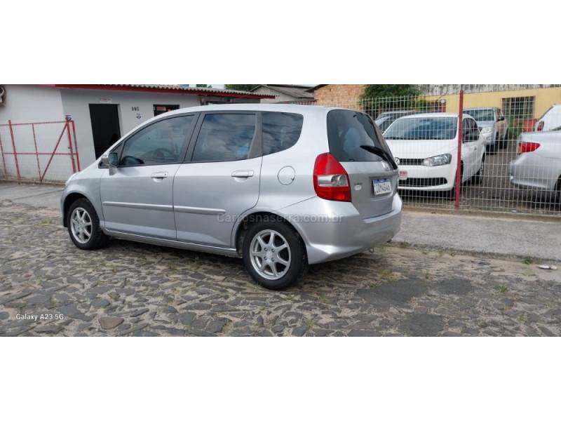 HONDA - FIT - 2008/2008 - Prata - R$ 35.000,00