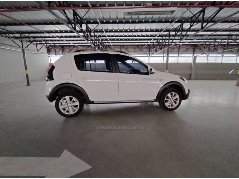 RENAULT - SANDERO - 2014/2014 - Branca - R$ 45.900,00