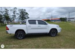 TOYOTA - HILUX - 2020/2020 - Branca - R$ 190.000,00