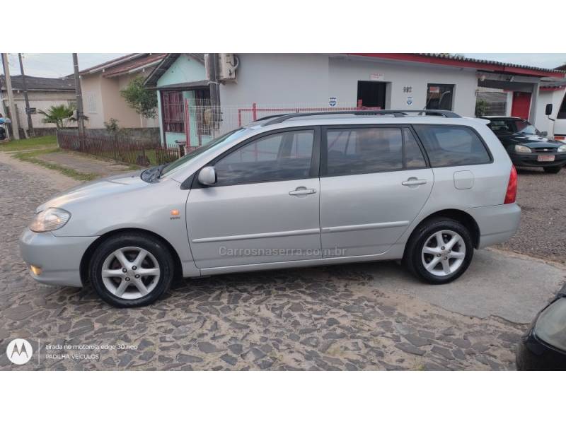 TOYOTA - FIELDER - 2005/2006 - Prata - R$ 41.000,00