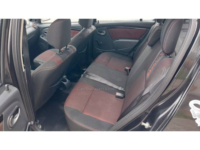 RENAULT - SANDERO - 2013/2014 - Preta - R$ 44.900,00