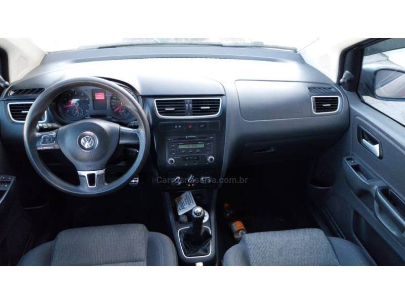 VOLKSWAGEN - FOX - 2013/2013 - Cinza - R$ 40.000,00
