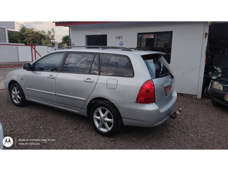 TOYOTA - FIELDER - 2005/2006 - Prata - R$ 41.000,00