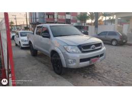 TOYOTA - HILUX - 2010/2010 - Prata - R$ 90.000,00