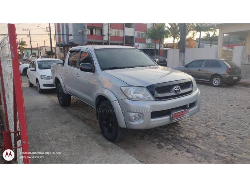 TOYOTA - HILUX - 2010/2010 - Prata - R$ 90.000,00
