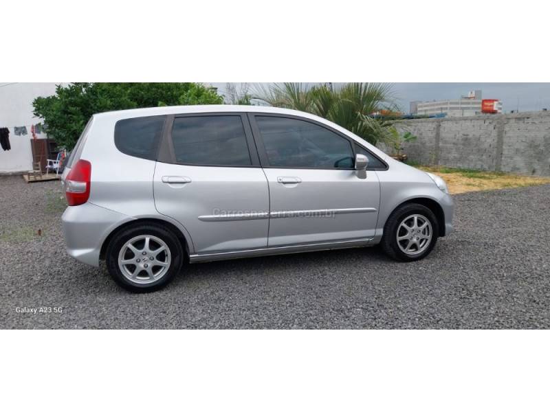 HONDA - FIT - 2008/2008 - Prata - R$ 35.000,00
