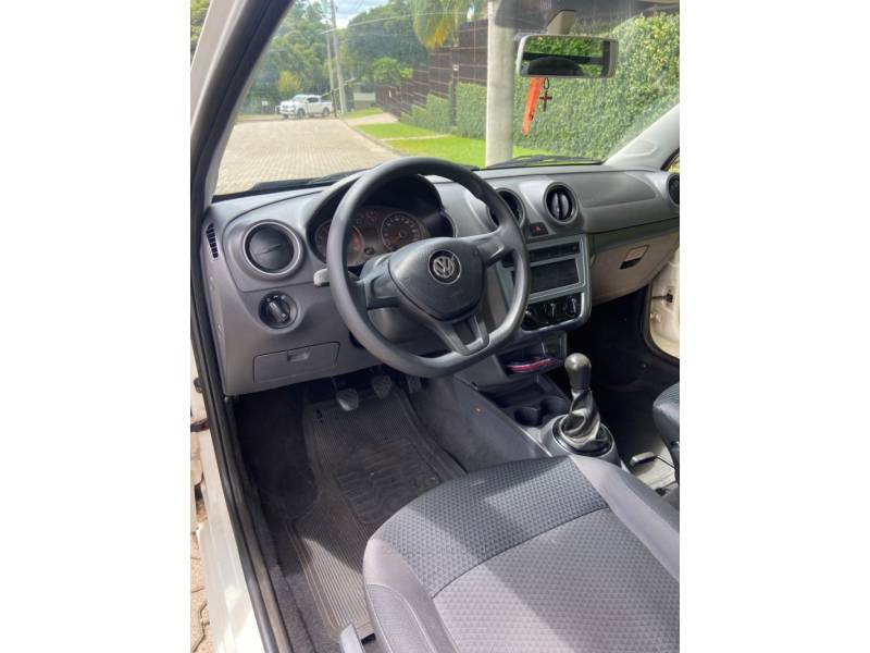 VOLKSWAGEN - SAVEIRO - 2017/2018 - Branca - R$ 53.000,00