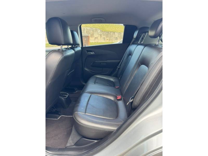 CHEVROLET - SONIC - 2013/2014 - Prata - R$ 45.000,00