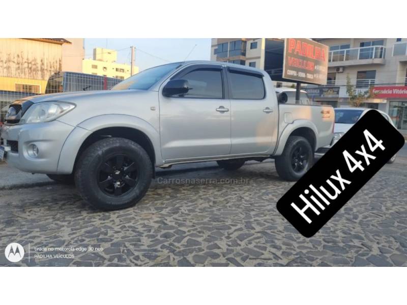 TOYOTA - HILUX - 2010/2010 - Prata - R$ 90.000,00