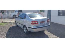 VOLKSWAGEN - POLO SEDAN - 2004/2005 - Prata - R$ 26.000,00