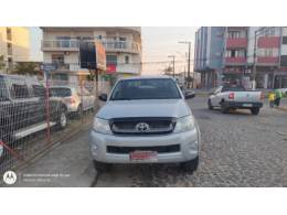 TOYOTA - HILUX - 2010/2010 - Prata - R$ 90.000,00
