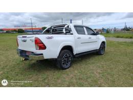 TOYOTA - HILUX - 2020/2020 - Branca - R$ 190.000,00