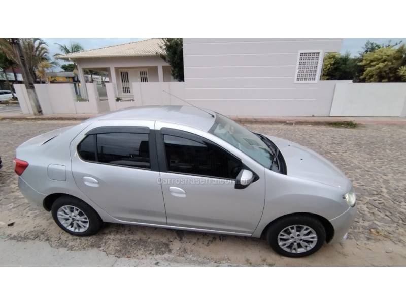RENAULT - LOGAN - 2017/2017 - Prata - R$ 43.900,00