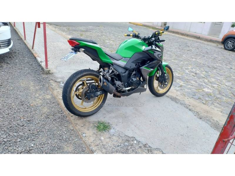KAWASAKI - Z300 - 2017/2018 - Verde - R$ 21.900,00