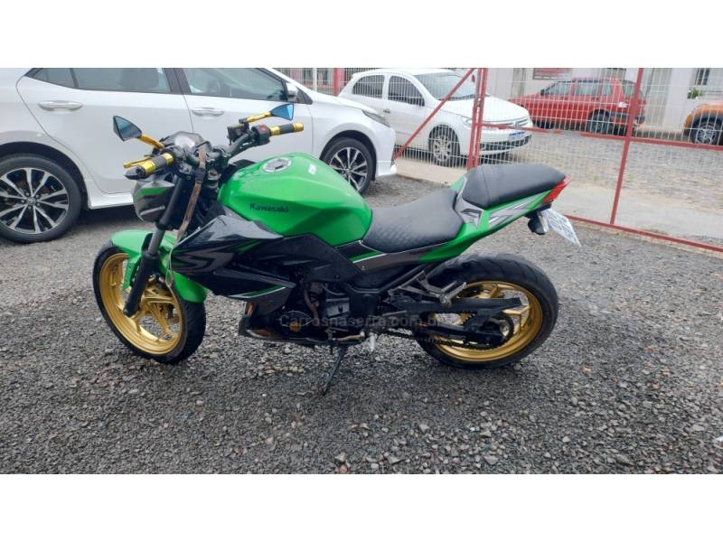 KAWASAKI - Z300 - 2017/2018 - Verde - R$ 21.900,00