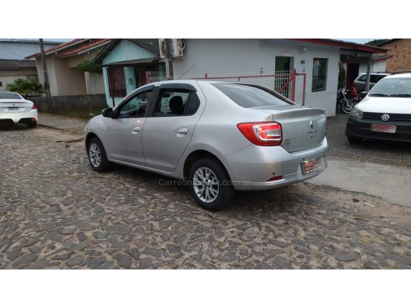 RENAULT - LOGAN - 2017/2017 - Prata - R$ 43.900,00